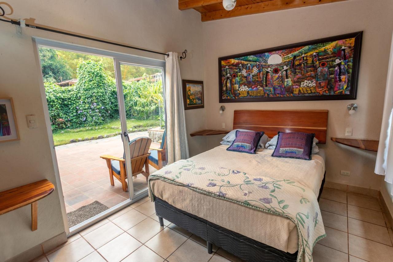 Lake Front Retreat At Los Elementos Santa Cruz La Laguna Exterior foto